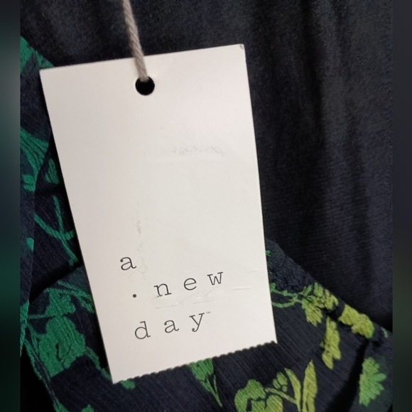 NWT A New Day Long Sleeve Ruched Front Bodycon Dress in Green Ombre Floral - Picture 5 of 9